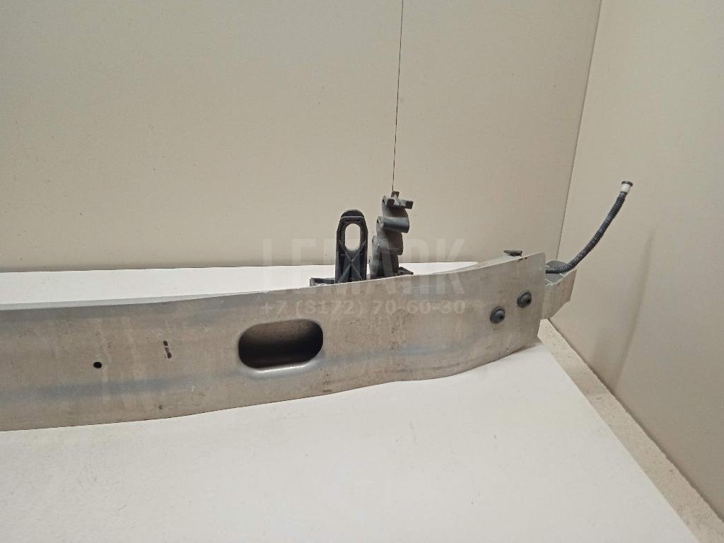 Усилитель переднего бампера