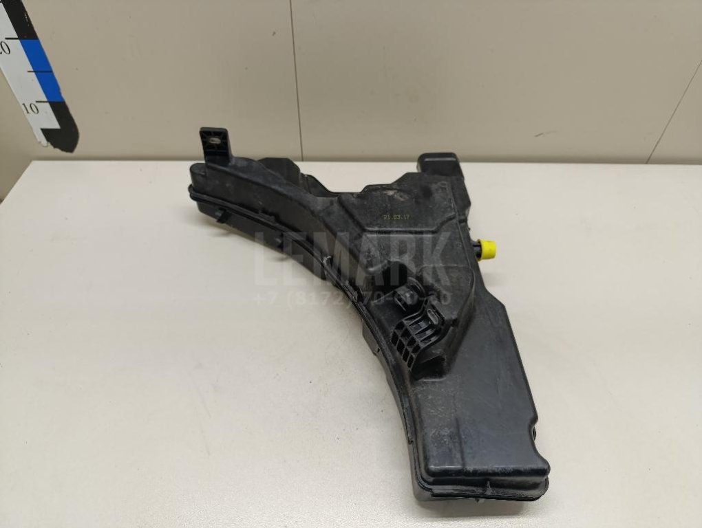 Бачок омывателя лобового стекла