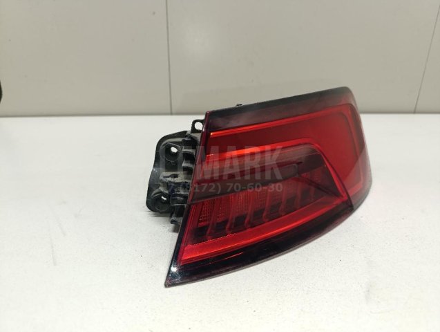 Фонарь задний наружный правый