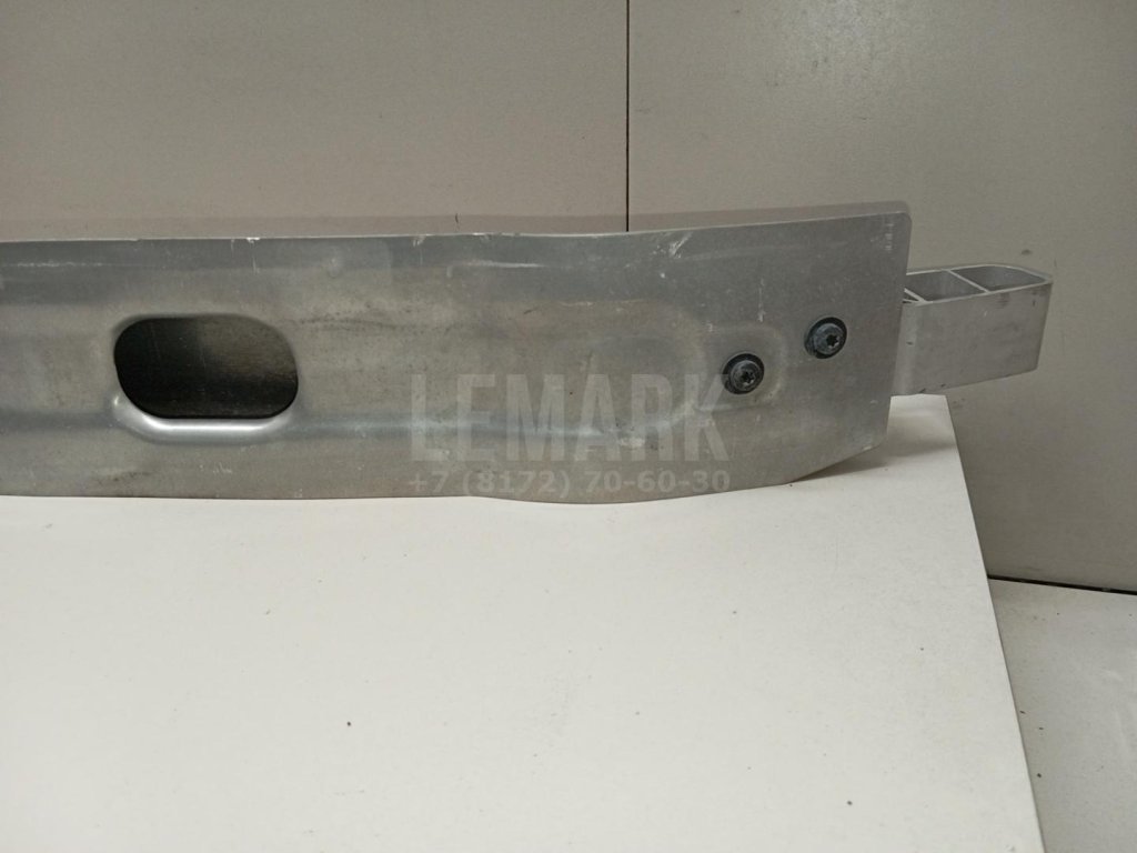 Усилитель переднего бампера