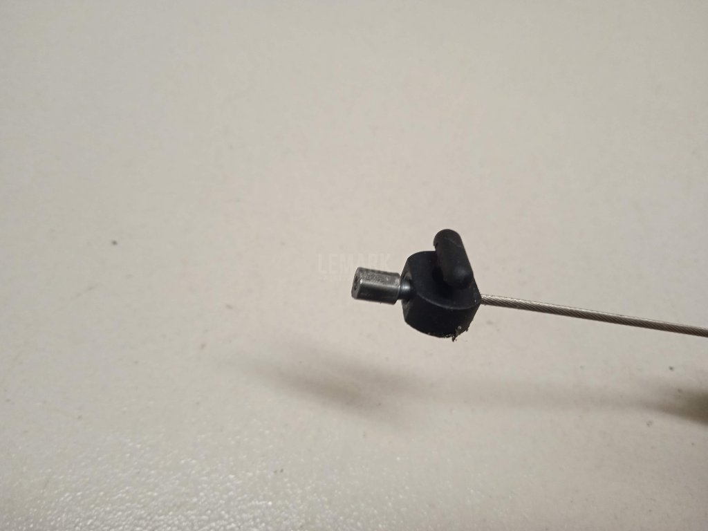 Трос открывания передней двери