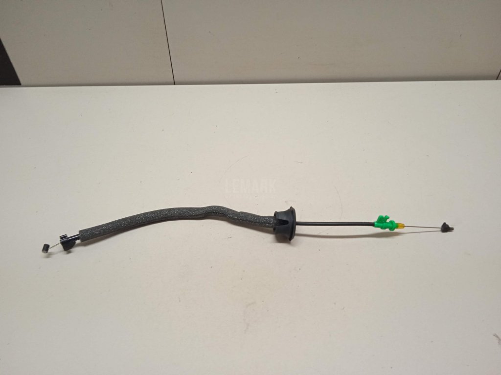 Трос открывания передней двери