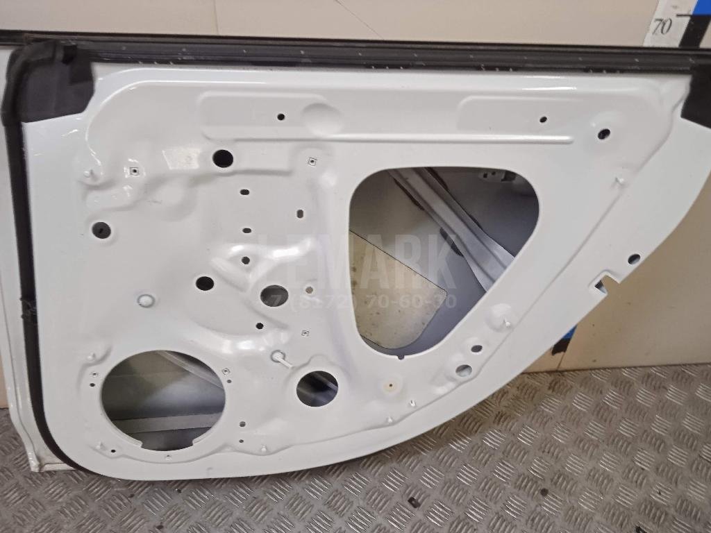 Дверь задняя правая