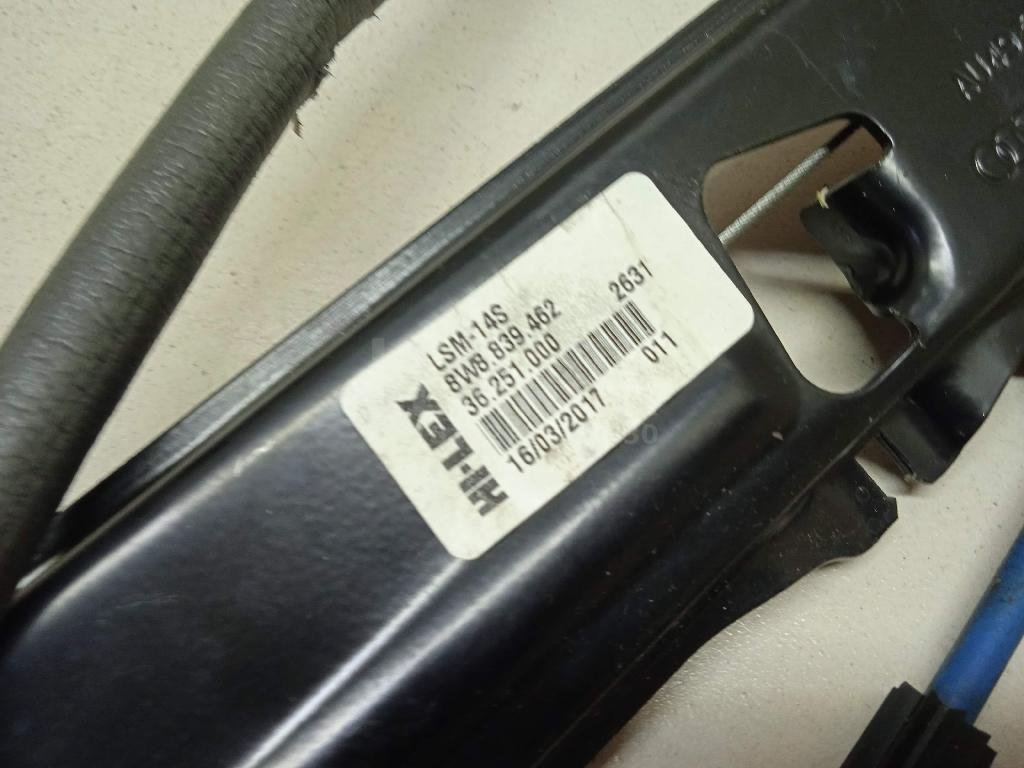 Стеклоподъемник электр. задний правый