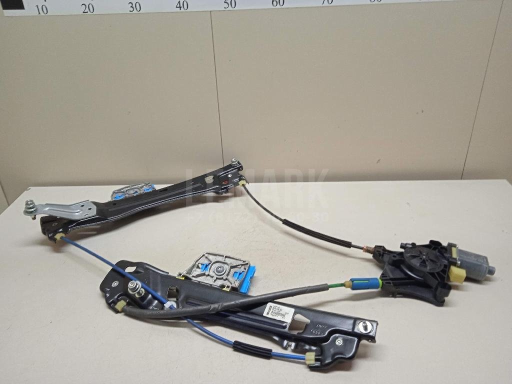 Стеклоподъемник электр. задний правый