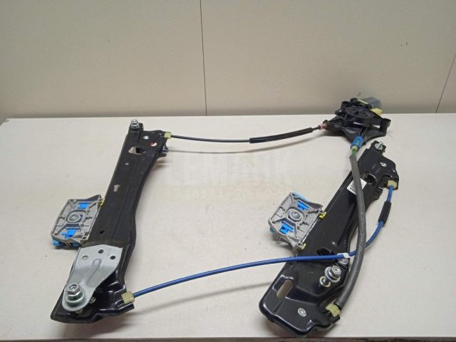 Стеклоподъемник электр. задний правый