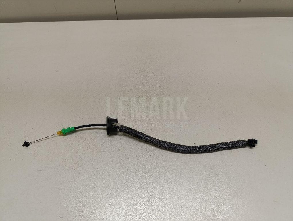 Трос открывания передней двери