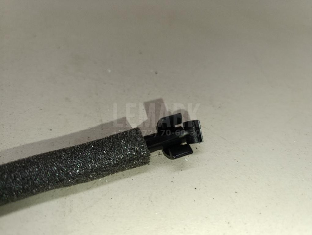 Трос открывания передней двери