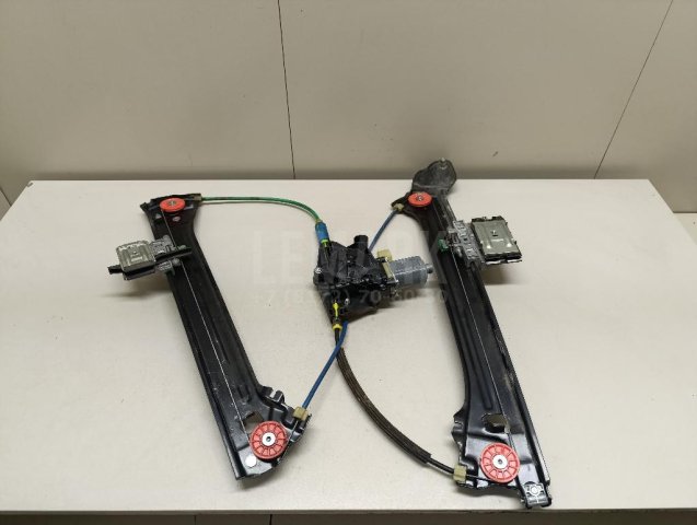 Стеклоподъемник электр. передний правый