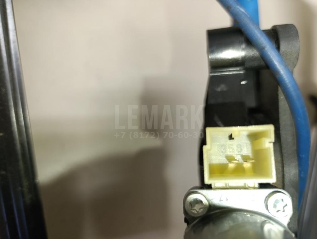 Стеклоподъемник электр. передний правый