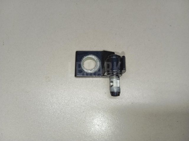 Петля двери