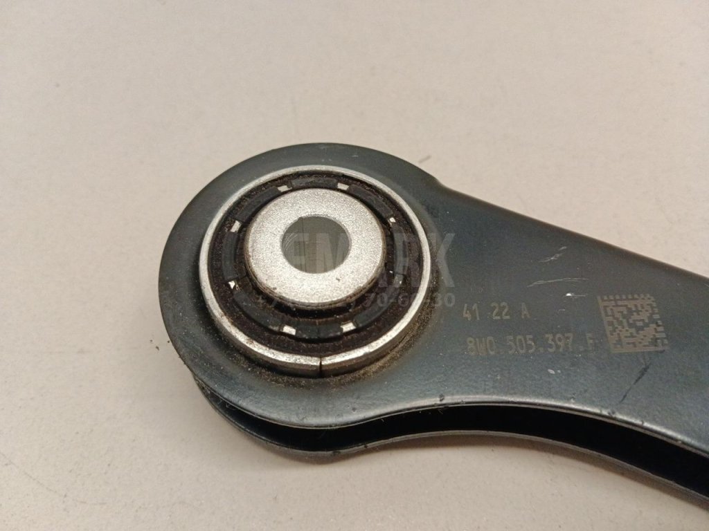 Рычаг задний верхний левый