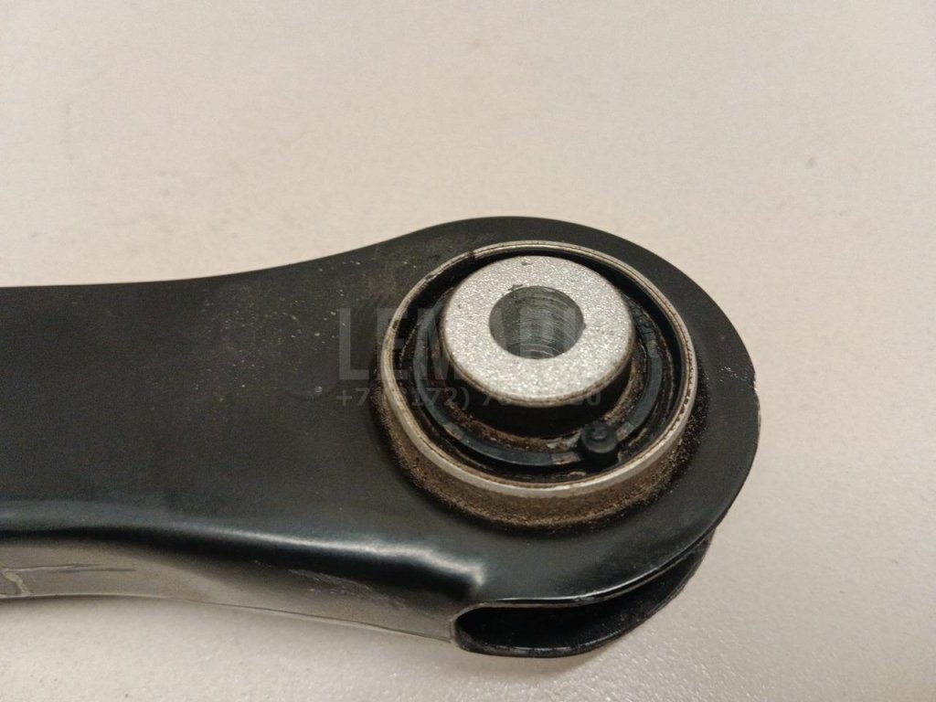 Рычаг задний верхний левый