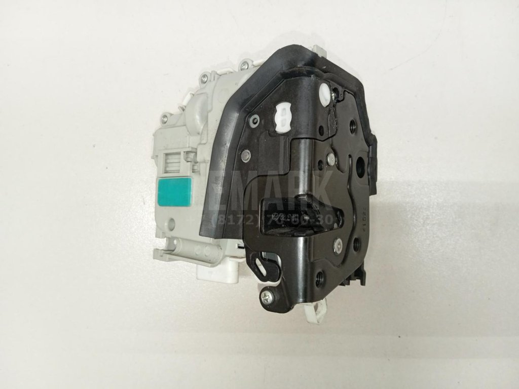 Замок двери передней правой