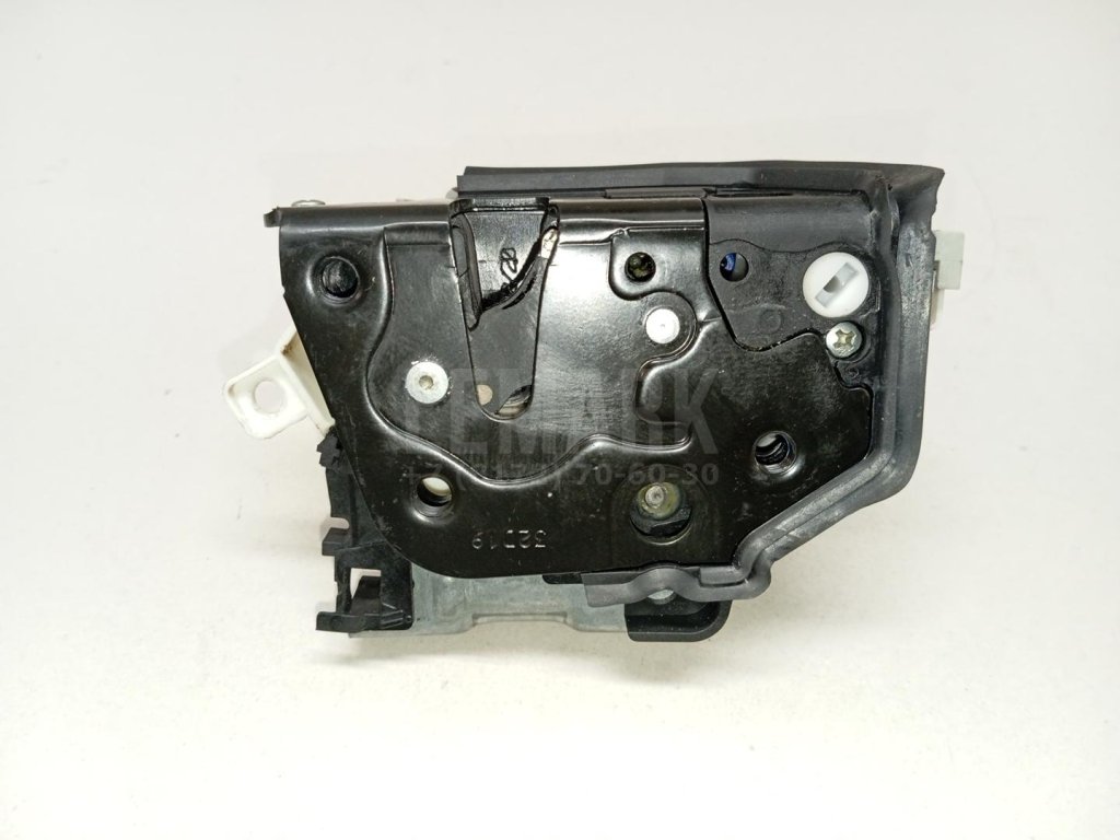 Замок двери передней правой