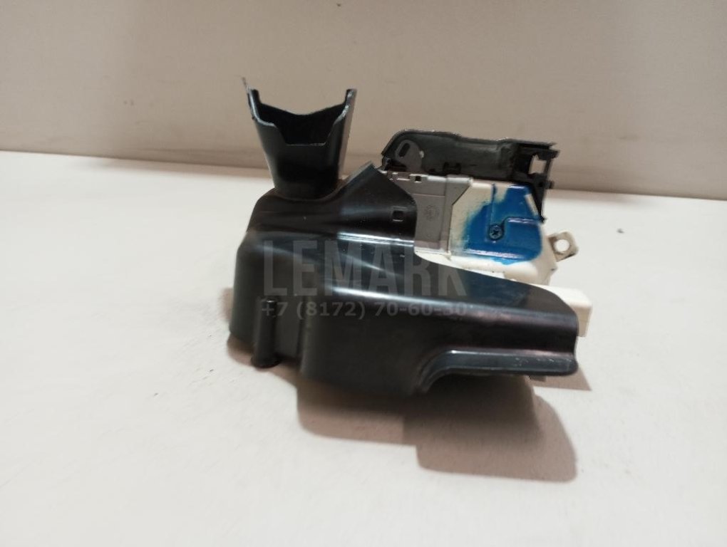 Замок двери передней левой