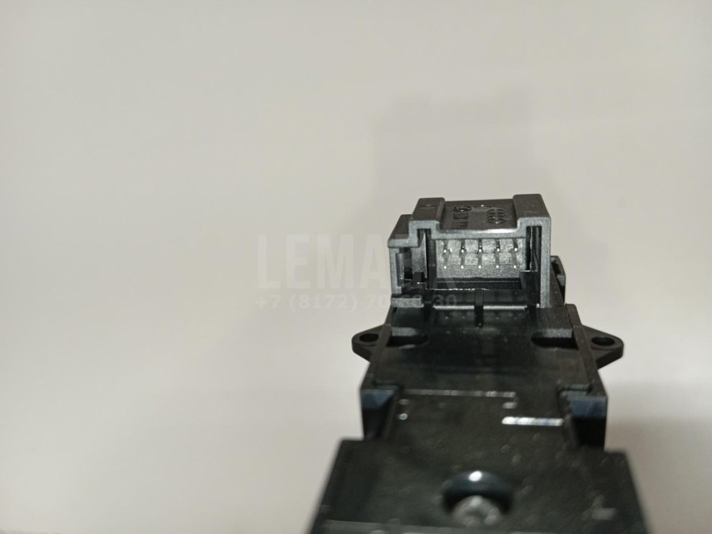 Кнопка люка