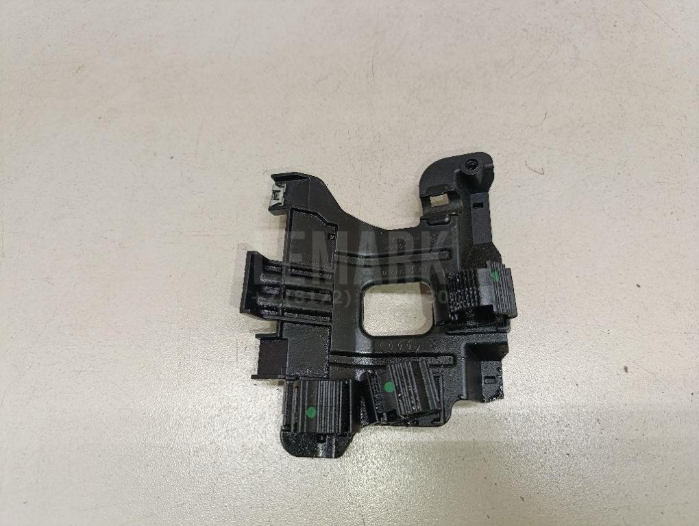 Кронштейн (сопут. товар) для  Audi A4 [B8] 2007-2015