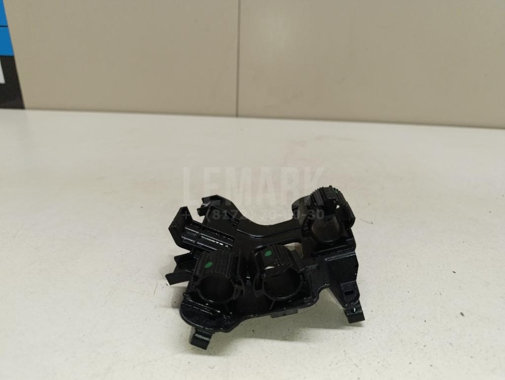 Кронштейн (сопут. товар) для  Audi A4 [B8] 2007-2015