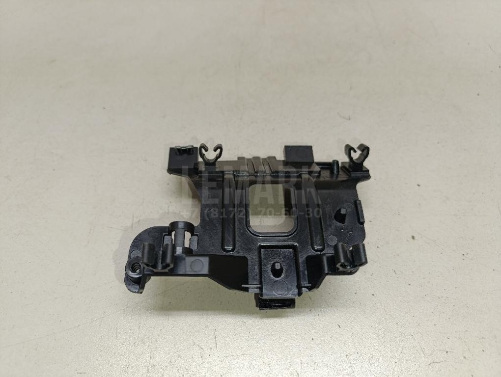 Кронштейн (сопут. товар) для  Audi A4 [B8] 2007-2015