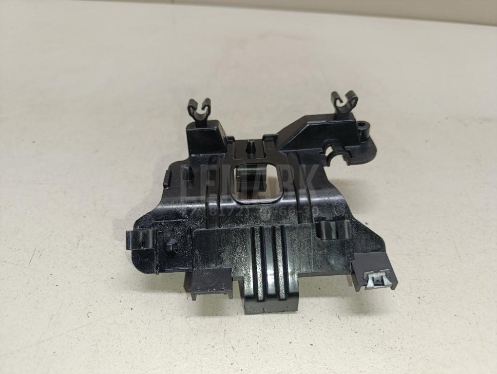 Кронштейн (сопут. товар) для  Audi A4 [B8] 2007-2015