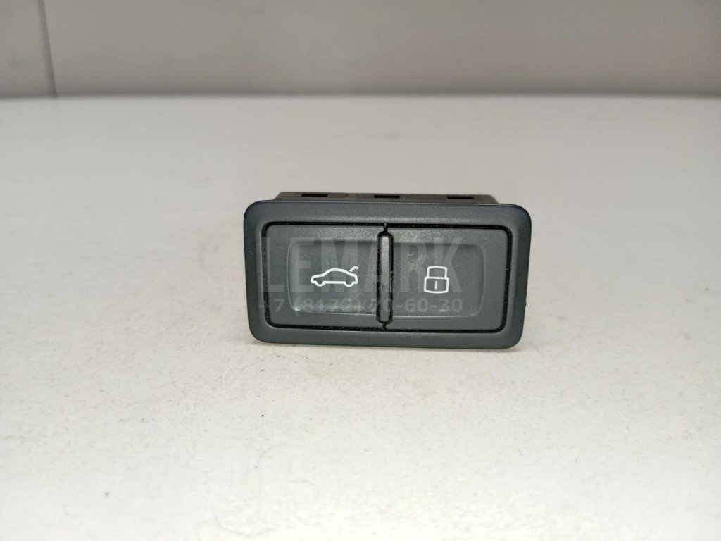 Кнопка закрывания багажника