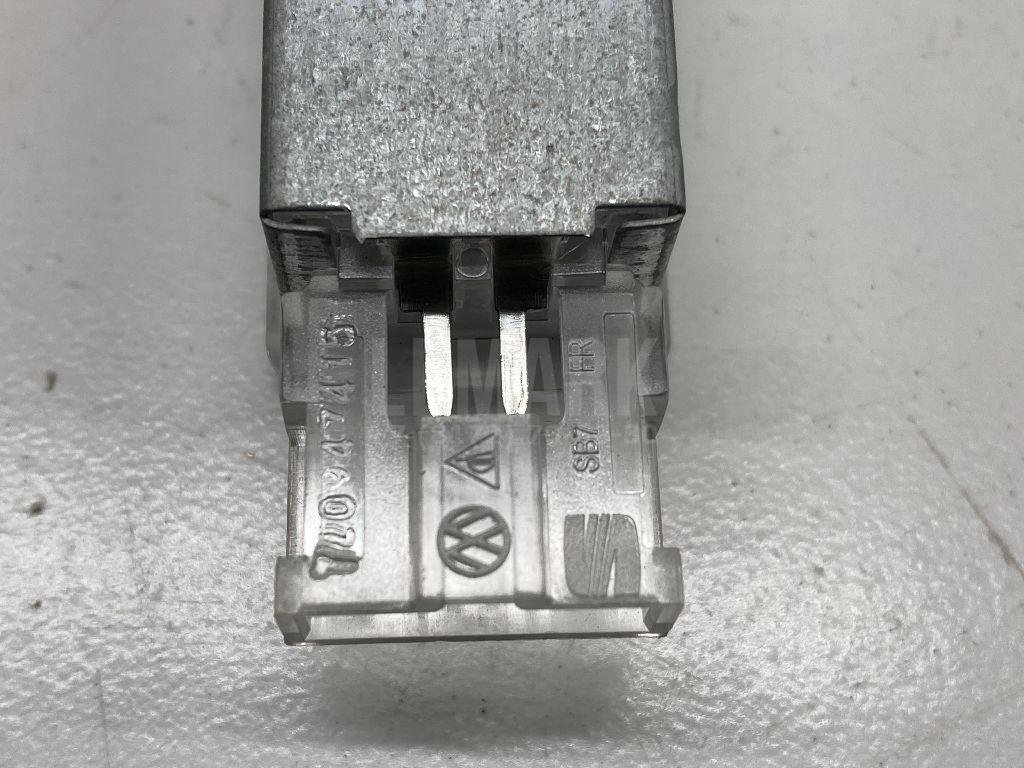 Плафон салонный