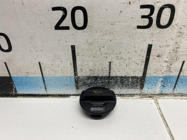 Крышка маслозаливной горловины