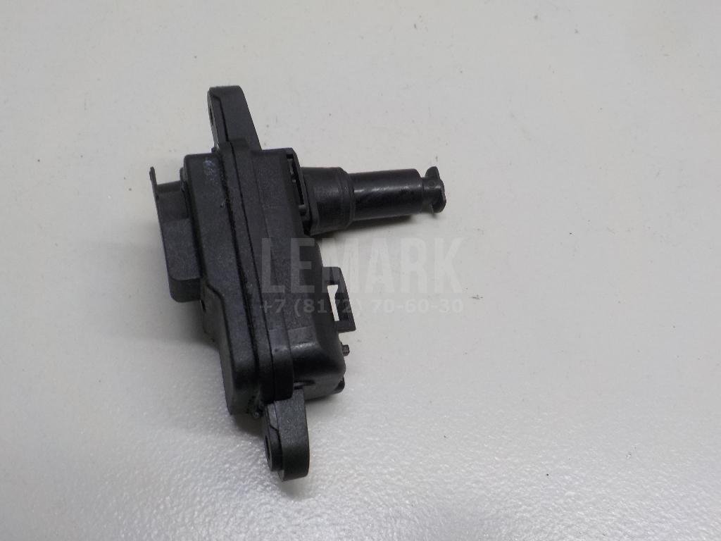 Активатор замка крышки бензобака