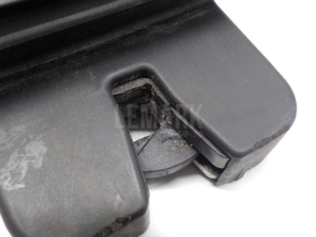 Замок багажника