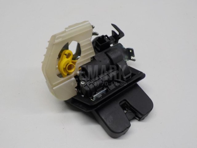 Замок багажника