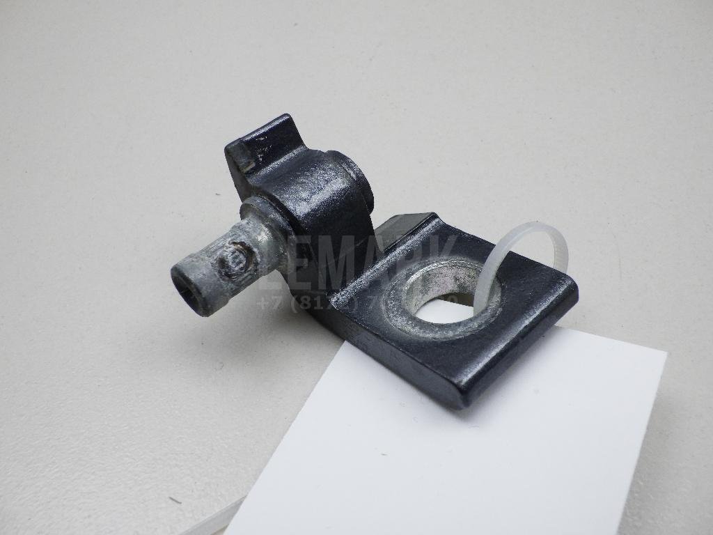 Петля двери