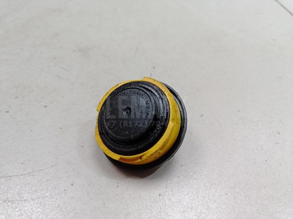 Крышка маслозаливной горловины