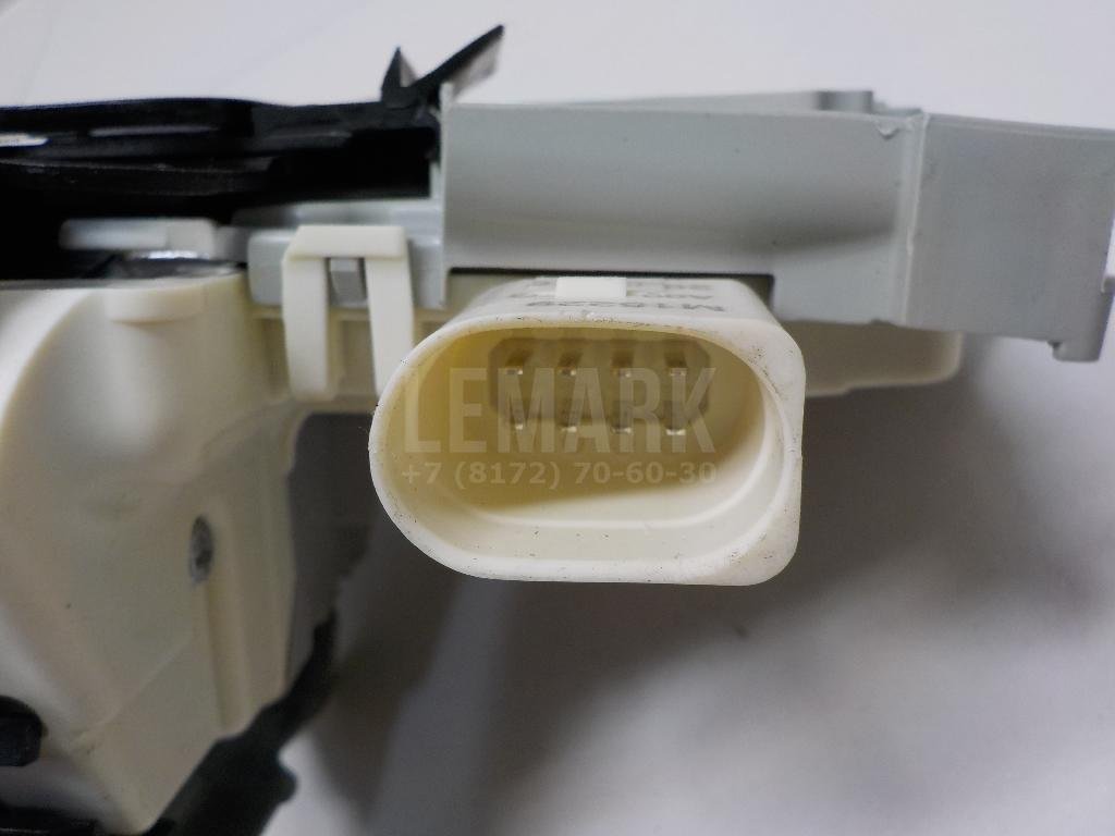 Замок двери задней левой