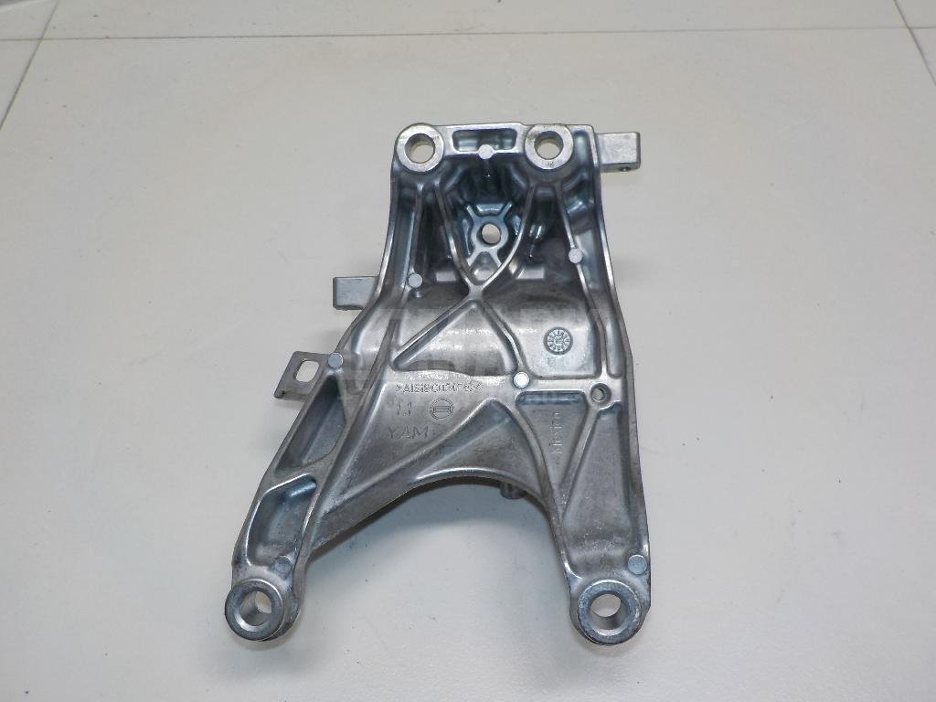 Кронштейн двигателя правый