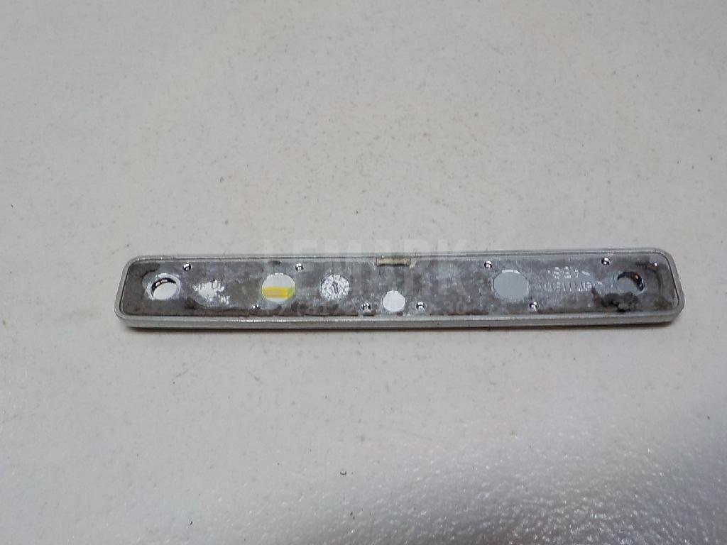 Эмблема на крышку багажника