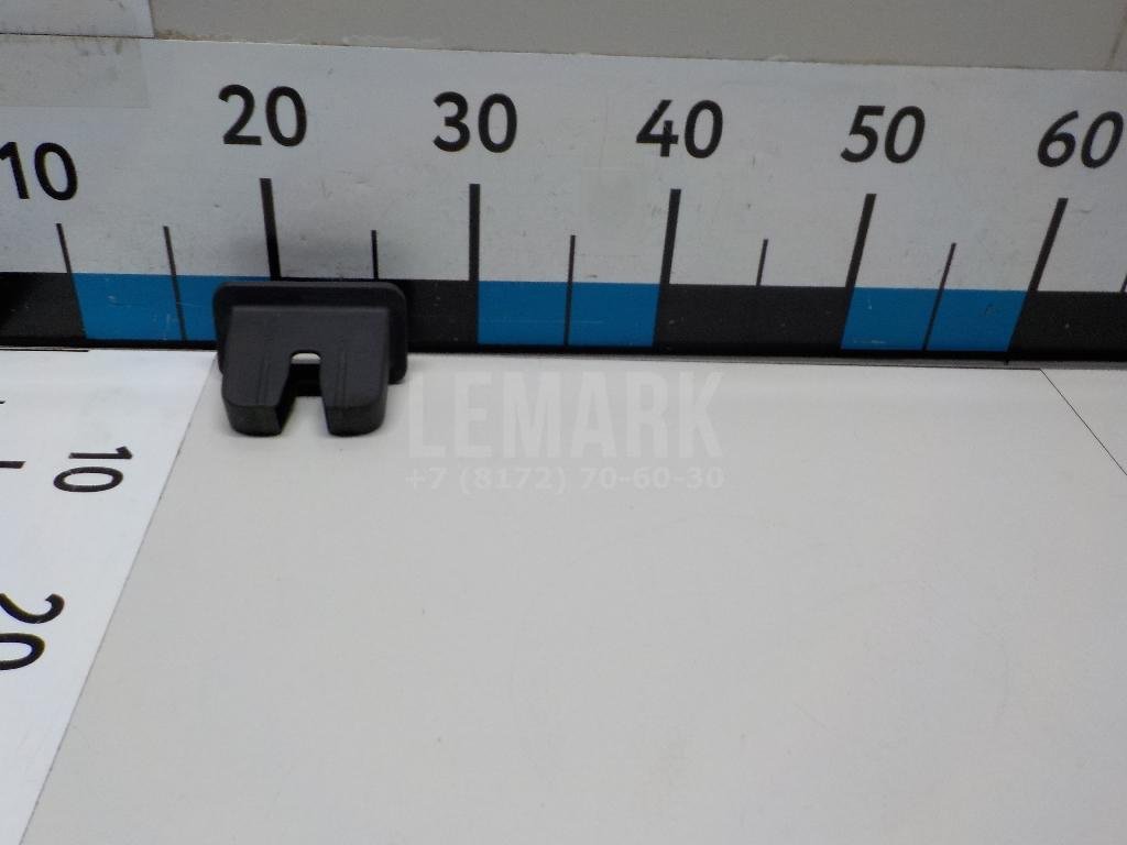 Кожух замка багажника