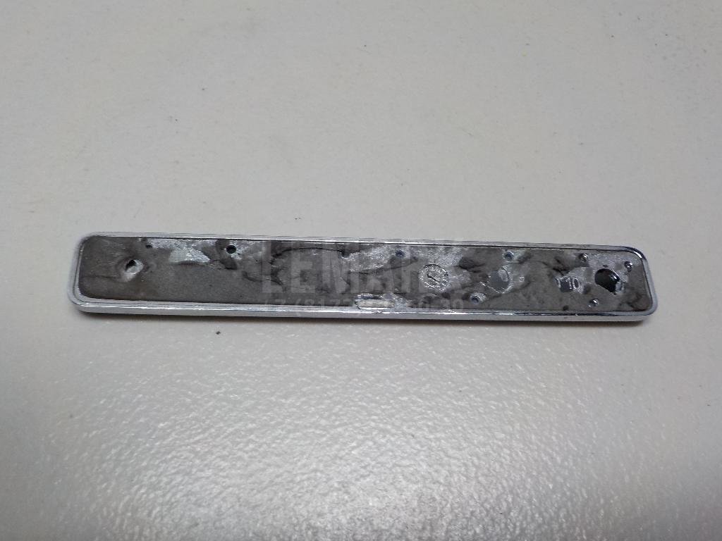 Эмблема на крышку багажника