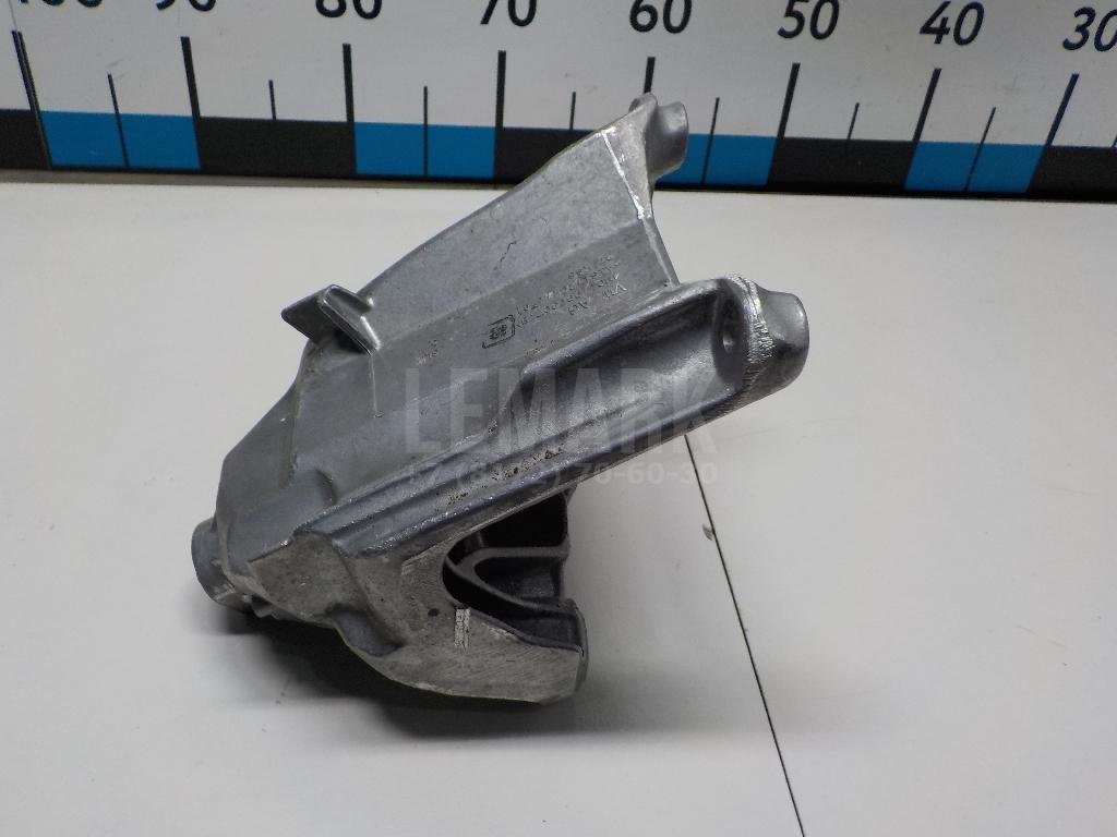 Кронштейн двигателя левый