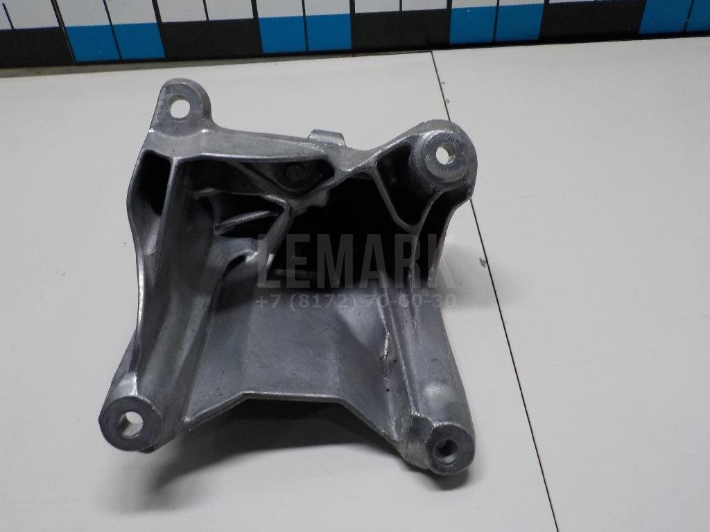 Кронштейн двигателя левый