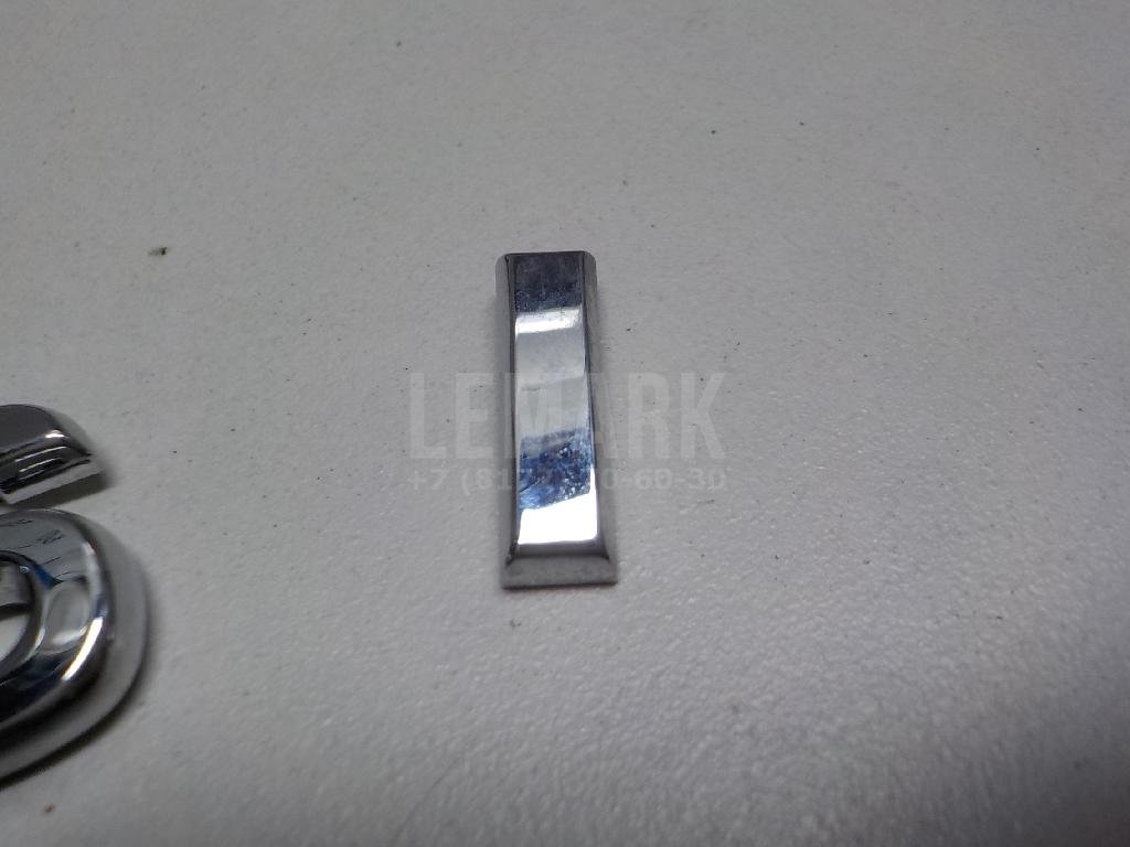 Эмблема на крышку багажника