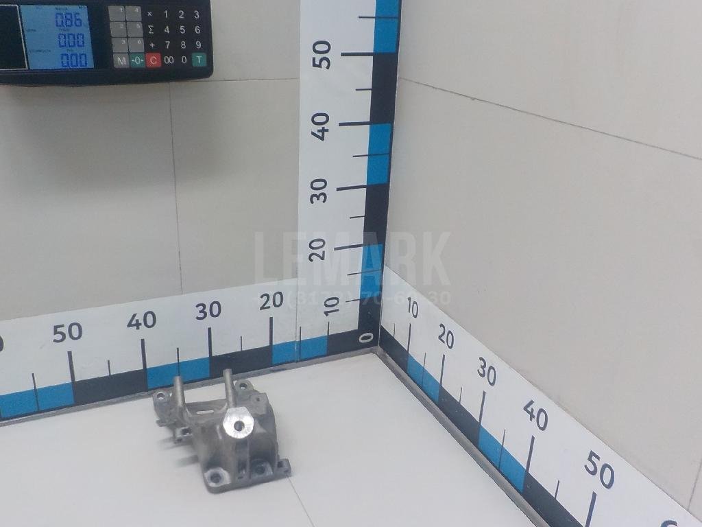 Кронштейн двигателя правый