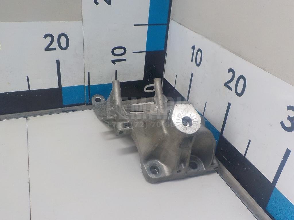 Кронштейн двигателя правый