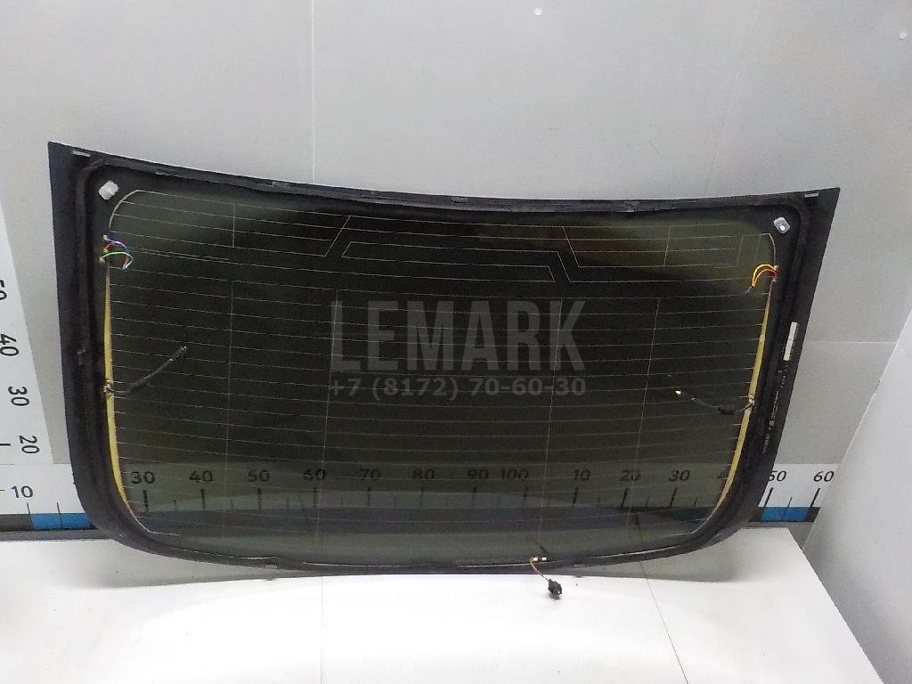 Стекло двери багажника