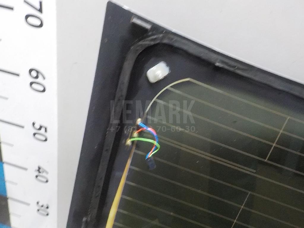 Стекло двери багажника