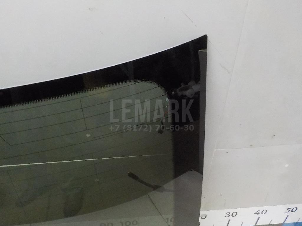 Стекло двери багажника