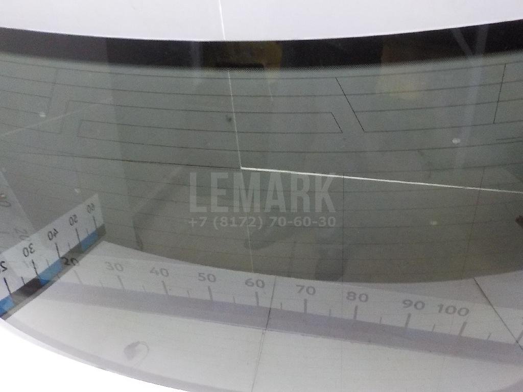 Стекло двери багажника
