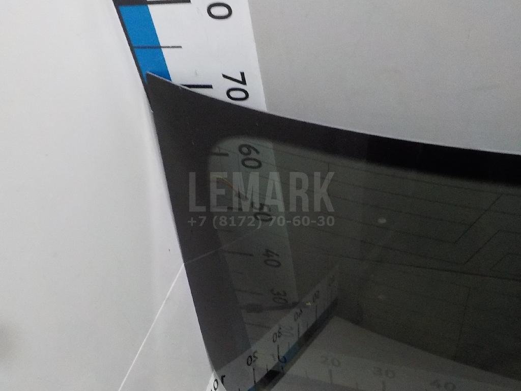 Стекло двери багажника