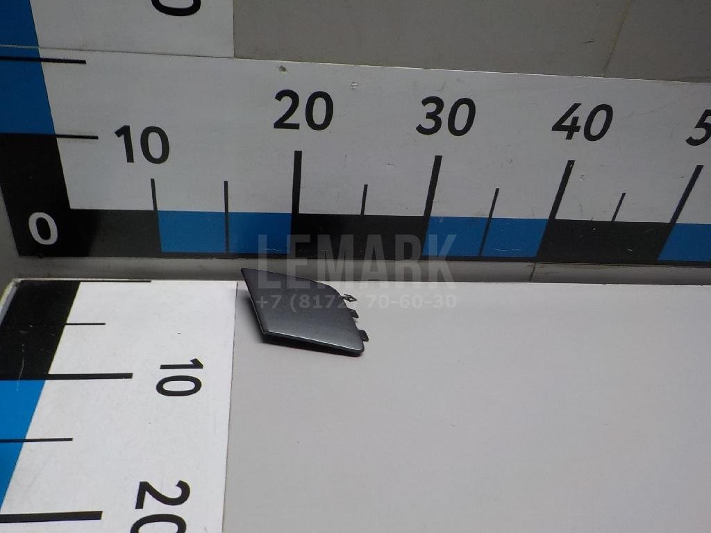 Заглушка буксировочного крюка