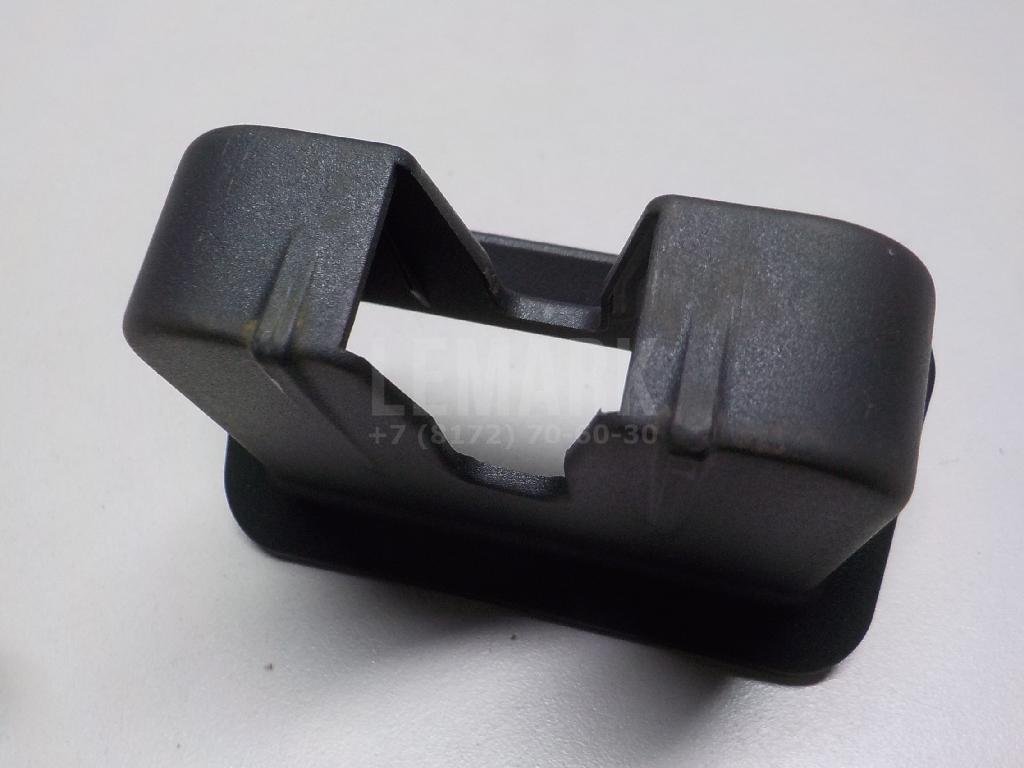 Кожух замка багажника